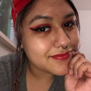 Meet your Posher, Abigail